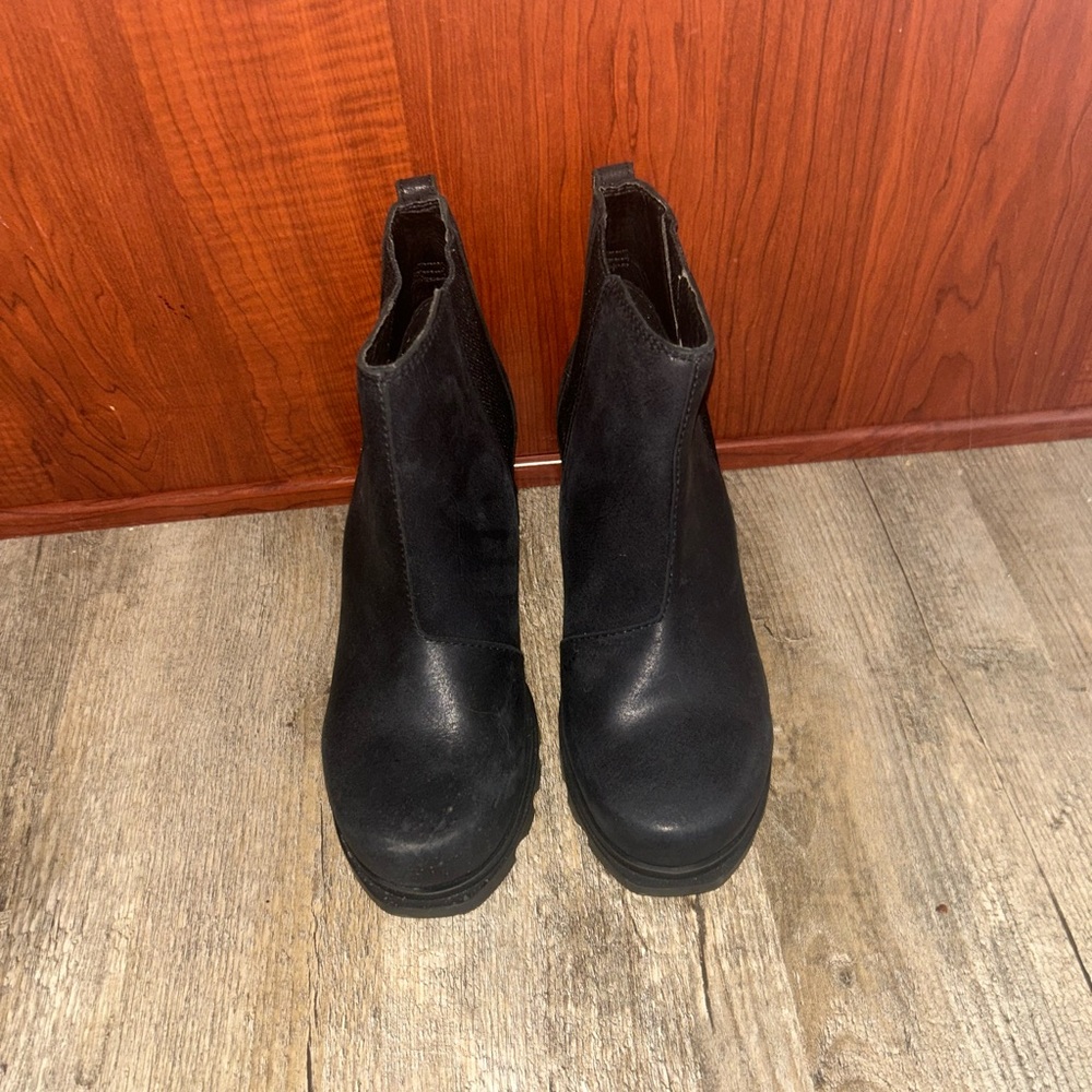 NWOT Sorel Boots